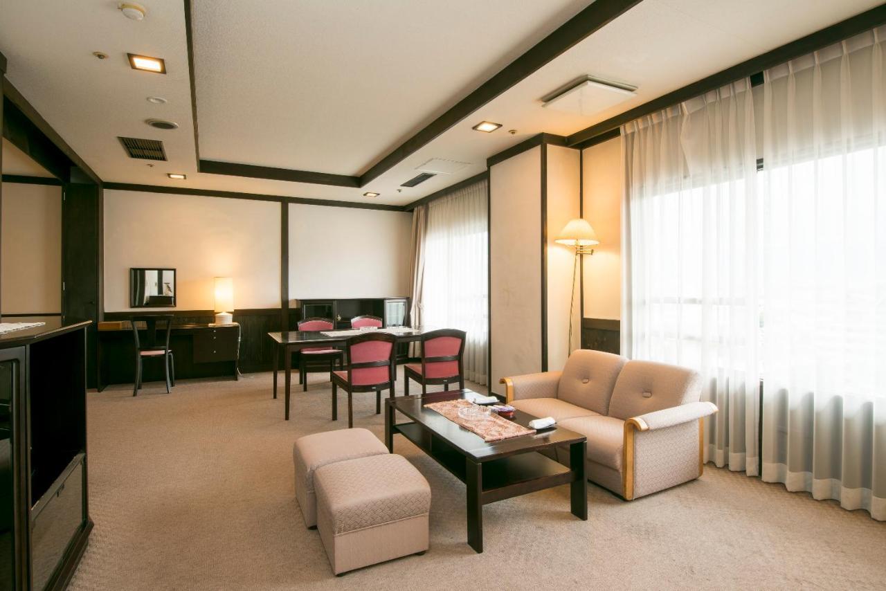 Isawa Tokiwa Hotel Fuefuki Esterno foto